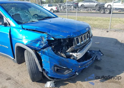 2018 Jeep Compass Latitude 4X4 from USA, damaged, VIN 3C4NJDBB0JT349379